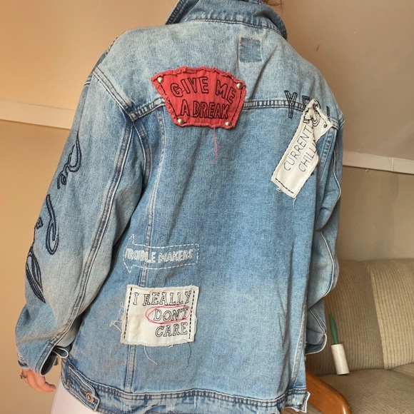 ✨Denim jacket with patchwork detailing✨ - Picture 4 of 5